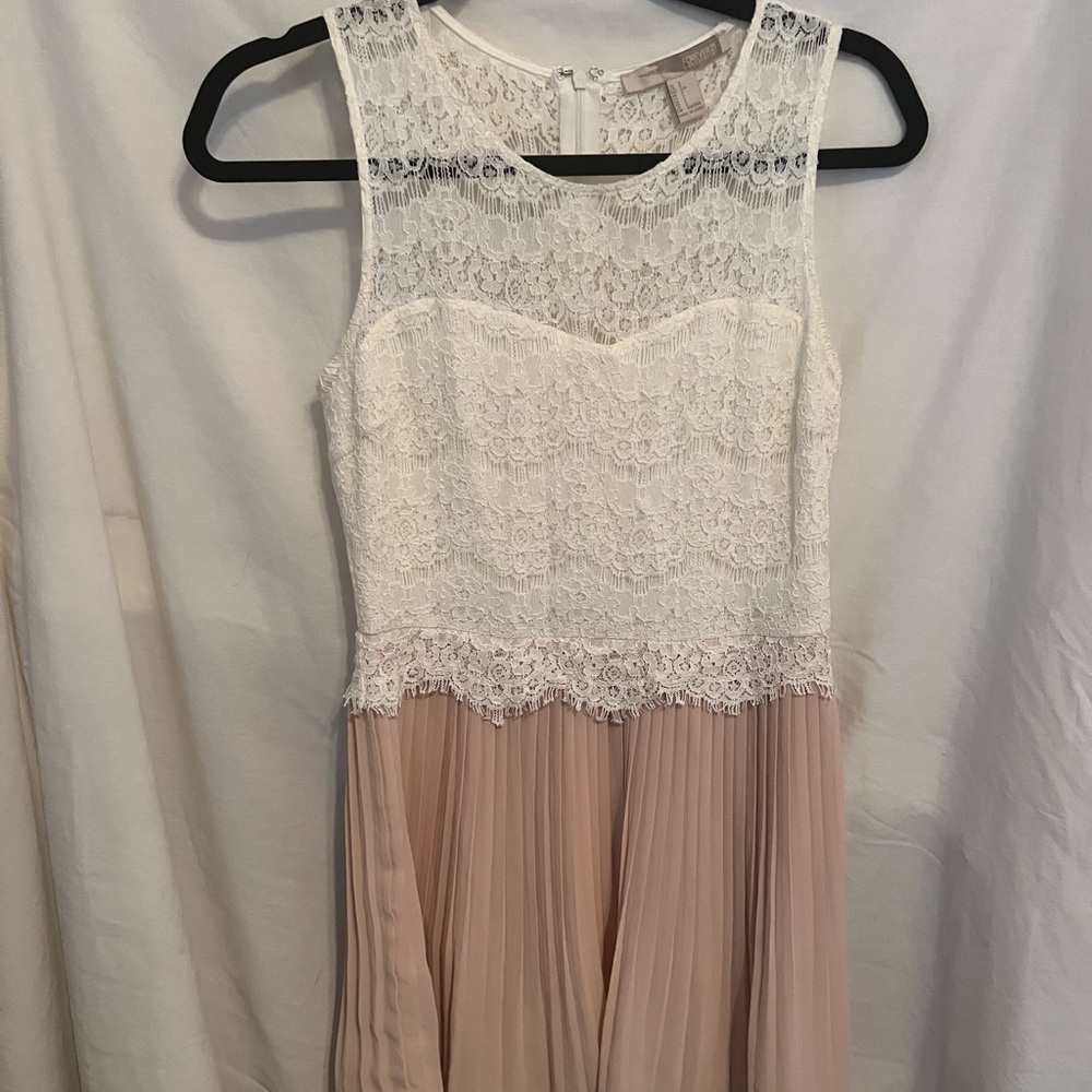 Beautiful lace detail dress